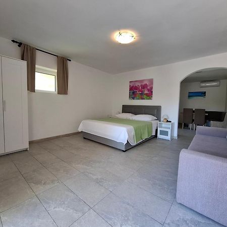 Apartments & Rooms Mila Banjol Exterior foto